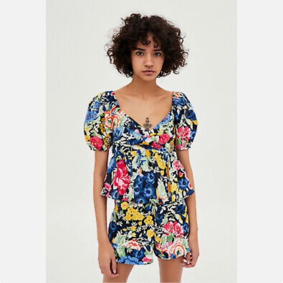 ZARA Trafaluc PRINTED DRAPED‎ TOP FLORAL CROPPED top size XS / shorts size S - Picture 2 of 10